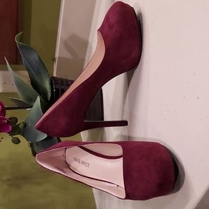 Nine West Juliette Suede wine colored platform heels